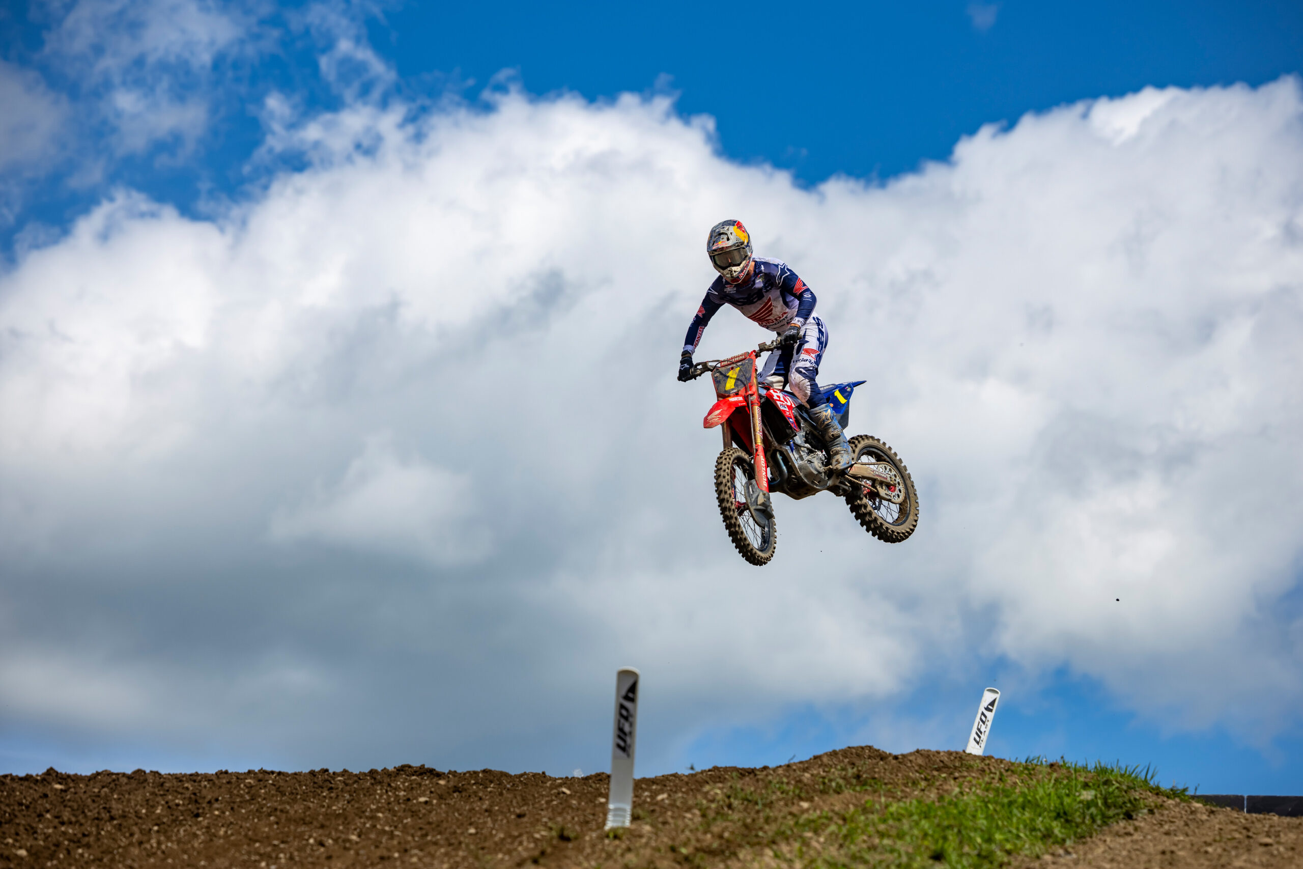 AMA Pro Motocross: Queda de Hunter Lawrence muda tudo; Jett regressa à liderança do campeonato thumbnail