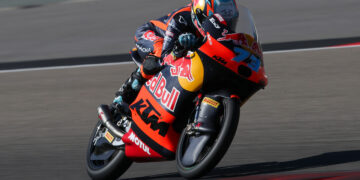 MotoGP: Moto3, Valentin Perrone termina sexta-feira no topo em Silverstone