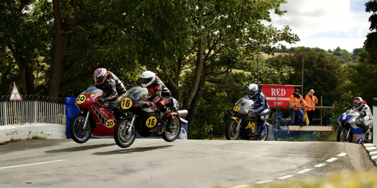 Ilha de Man – Paul Jordan conquista vitória histórica no TT Júnior Clássico