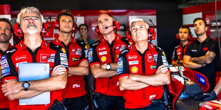 MotoGP: Tardozzi surpreendido com estado de Márquez ‘Também foi um choque para nós’