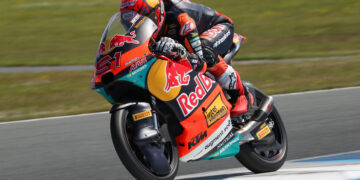 MotoGP: Moto3, Brian Uriarte fecha FP2 na frente por apenas 0,088s em Silverstone
