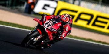 WSBK: Bulega conquista pole position em Magny-Cours e reforça favoritismo