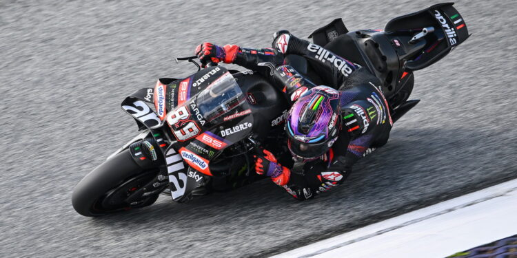 MotoGP: Drama absoluto na Áustria: Acosta cai quando liderava e Martín herda vitória na Sprint