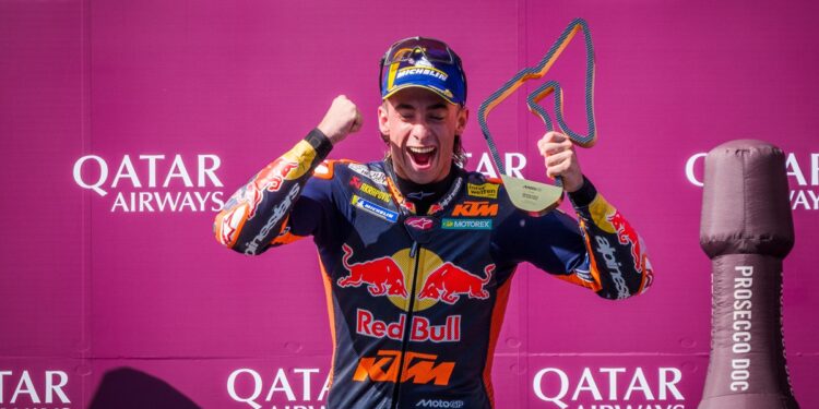 MotoGP: Acosta emociona-se após primeira vitória ‘É uma forma incrível de terminar um ciclo’