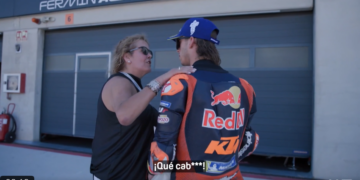 MotoGP: Entre risos e elogios, o encontro de Acosta com a mãe de Marc Márquez
