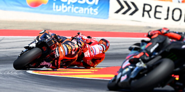 MotoGP: Acosta guarda as cartas para 2027 ‘Veremos quando vestir de vermelho’