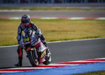MotoGP: Moto2, Tony Arbolino lidera FP1, top 10 separado por apenas 0,640s
