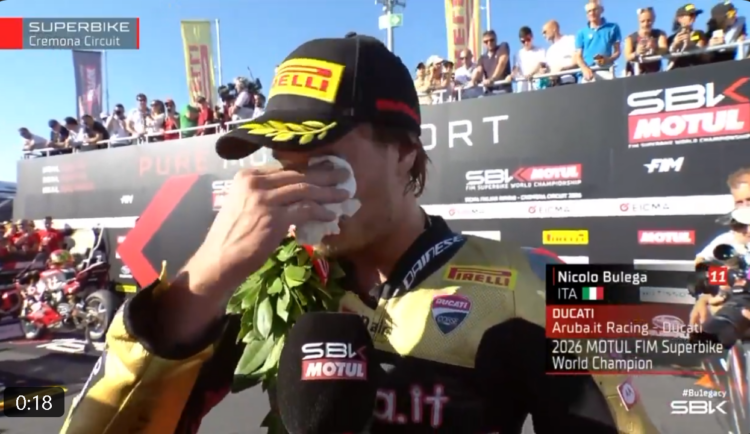 WSBK: Bulega conquista o Mundial e emociona-se em Cremona ‘Deram-me uma oportunidade incrível’