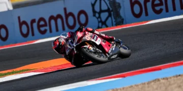WSBK: Bulega volta a liderar FP2 em Magny-Cours e confirma favoritismo na sexta-feira