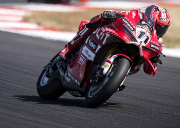 WSBK: Nicolò Bulega domina FP1 em Magny-Cours