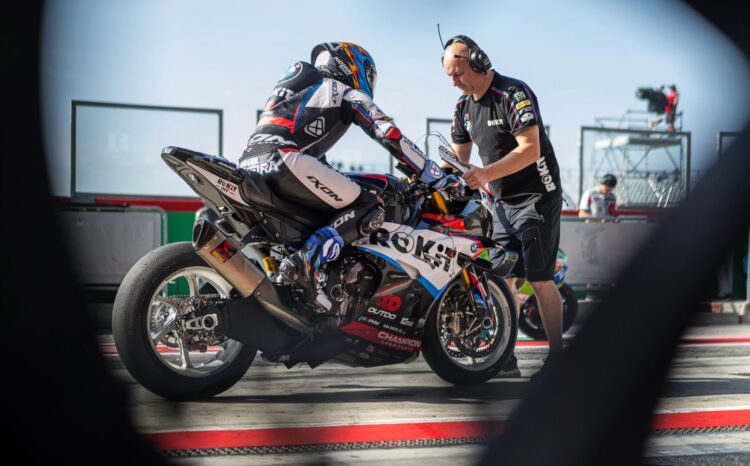 WSBK: O novo segredo da BMW passa por Cremona, Oliveira e Petrucci testam braço oscilante misterioso