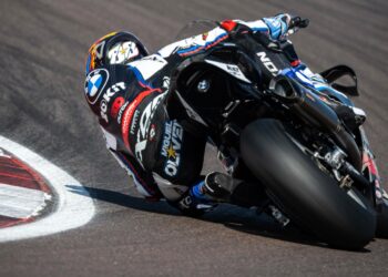 WSBK: Miguel Oliveira reage ao sábado difícil e garante 8.º lugar na Superpole Race
