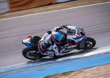 WSBK – Bulega vence Superpole a ritmo recorde, Oliveira 12º