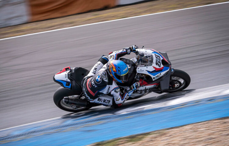 WSBK – Bulega vence Superpole a ritmo recorde, Oliveira 12º