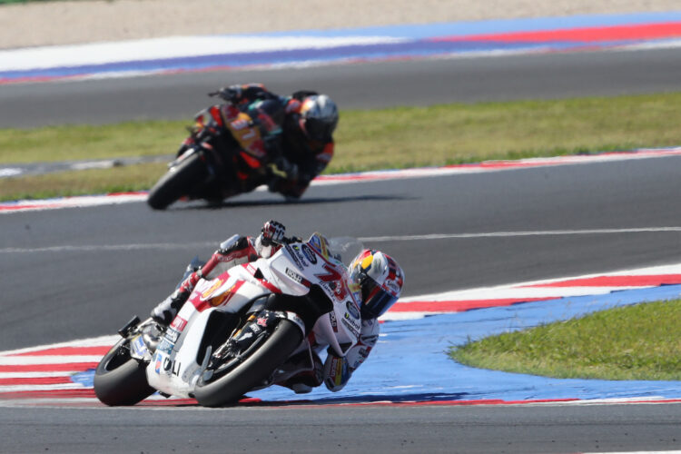 MotoGP: Polémico! Alex Márquez mostra o dedo do meio a Acosta