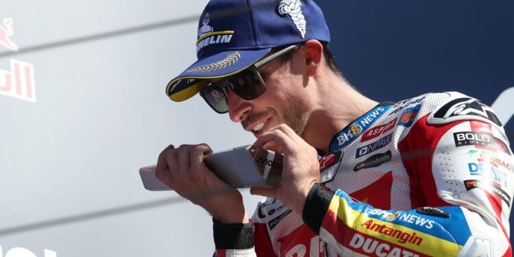 MotoGP: ‘Este pódio é para Marco Simoncelli’ Álex Márquez emociona-se após segundo lugar