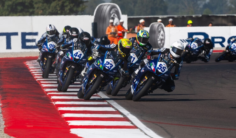 WSBK : R3 Yamaha C up – Bocanegra confirma com vitória na corrida 1
