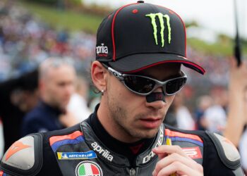 MotoGP: Bezzecchi mantém-se na luta pelo título e deixa Márquez e Martín sob pressão