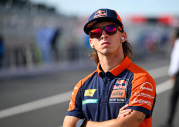 MotoGP: Pedro Acosta contra as multas de 5000 euros ‘Não se pode obrigar um piloto a fazer alguma coisa’