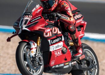 WSBK: Bulega bate a concorrência na FP1 de Jerez