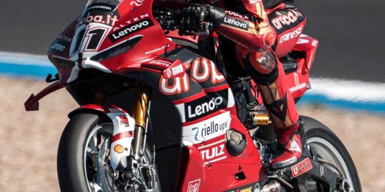 WSBK: Bulega bate a concorrência na FP1 de Jerez