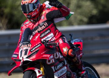 WSBK: Nicolò Bulega faz ‘hat-trick’ no Estoril e vence corrida 2