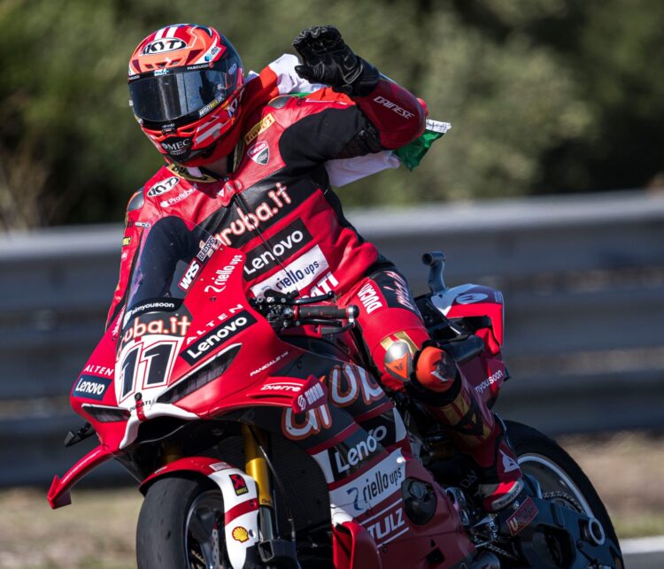 WSBK: Nicolò Bulega faz ‘hat-trick’ no Estoril e vence corrida 2