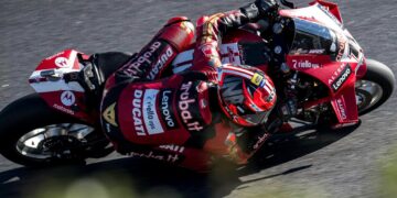 WSBK: Nicolò Bulega domina por completo e vence corrida 1 no Estoril