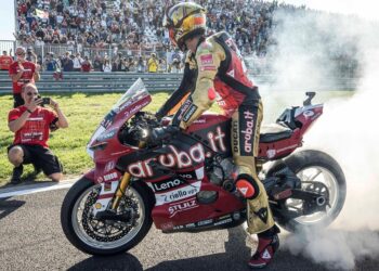WSBK: Estoril pode ser palco de história; Bulega e Ducati chegam lançados para mais recordes