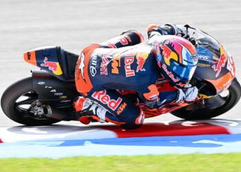 MotoGP: Moto3, Álvaro Carpe impõe-se no Practice numa sessão muito renhida