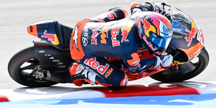 MotoGP: Moto3, Álvaro Carpe impõe-se no Practice numa sessão muito renhida