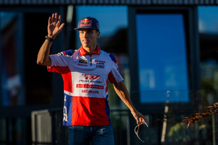 MotoGP: ‘Todos os pilotos sonham com isto’ Diogo Moreira dá o salto para a Honda oficial
