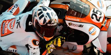 MotoGP: Raúl Fernández surpreende em Mandalika e rouba a pole position a Bezzecchi