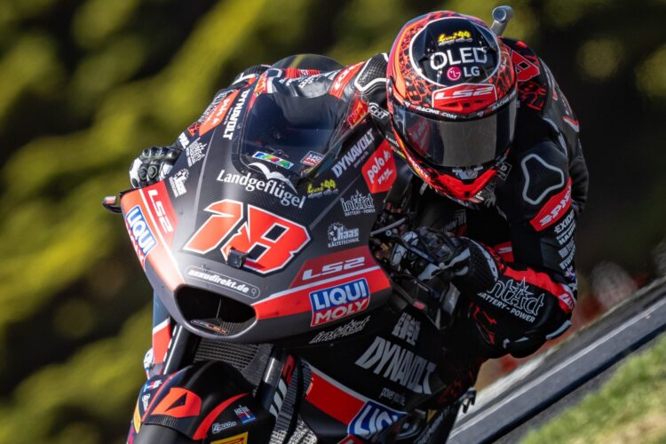 MotoPG: Moto2, Manuel González impõe-se no PR na Malásia