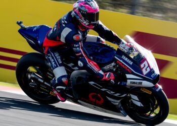 MotoGP: Moto2, Izan Guevara impõe ritmo em Motegi e comanda o FP2