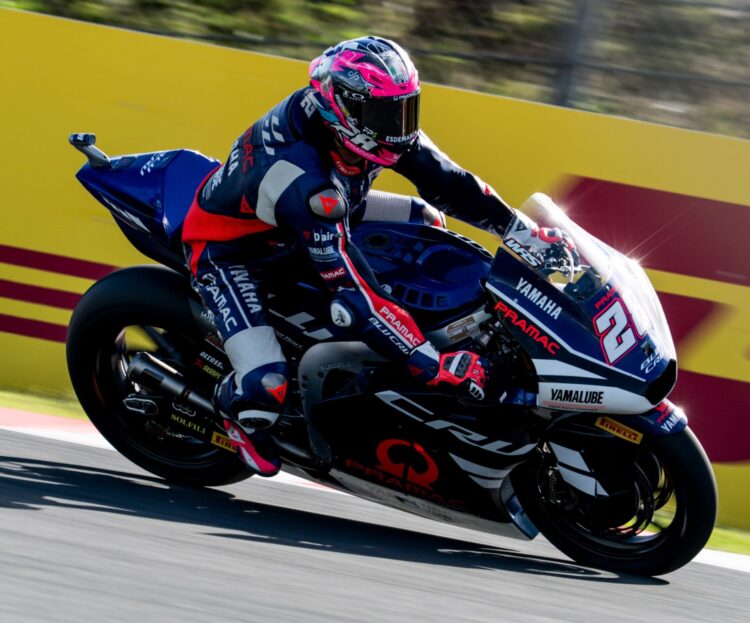 MotoGP: Moto2, Izan Guevara impõe ritmo em Motegi e comanda o FP2