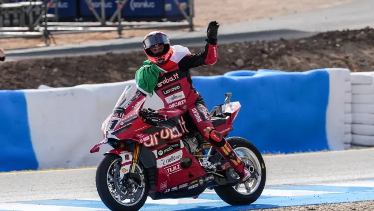 WSBK: Nicolò Bulega com mais um “hat-trick” em Jerez na Race 2
