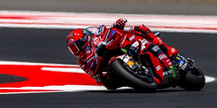MotoGP: Marc Márquez vence a Sprint em Mandalika e Bezzecchi abandona
