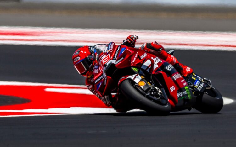 MotoGP: Marc Márquez vence a Sprint em Mandalika e Bezzecchi abandona