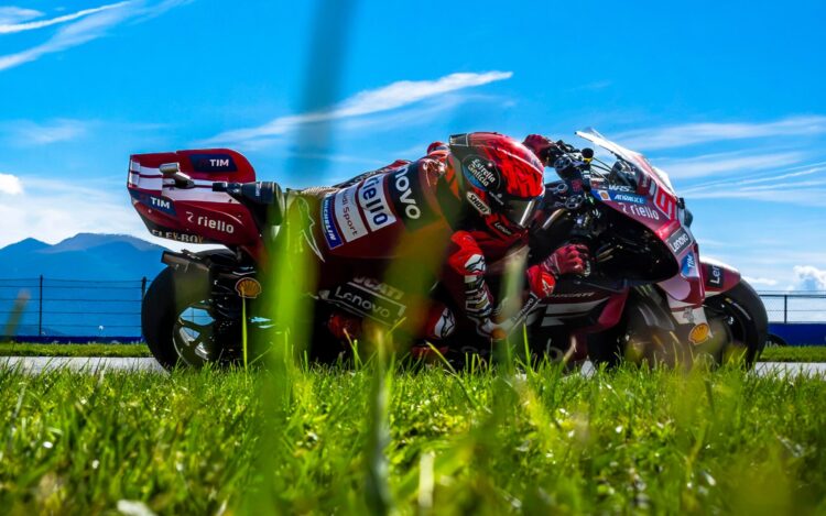 MotoGP: Marc Márquez começa a luta pelo título em Motegi com liderança no FP1