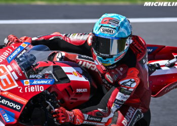 MotoGP: Marc Márquez arrasa na Austrália e conquista a pole com quase 1,5 segundos de vantagem