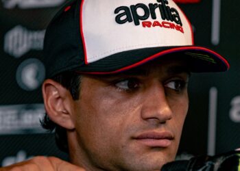 MotoGP: Jorge Martín cai na luta com Márquez, fratura o antebraço e falha GP da Austrália