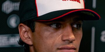 MotoGP: Jorge Martín cai na luta com Márquez, fratura o antebraço e falha GP da Austrália
