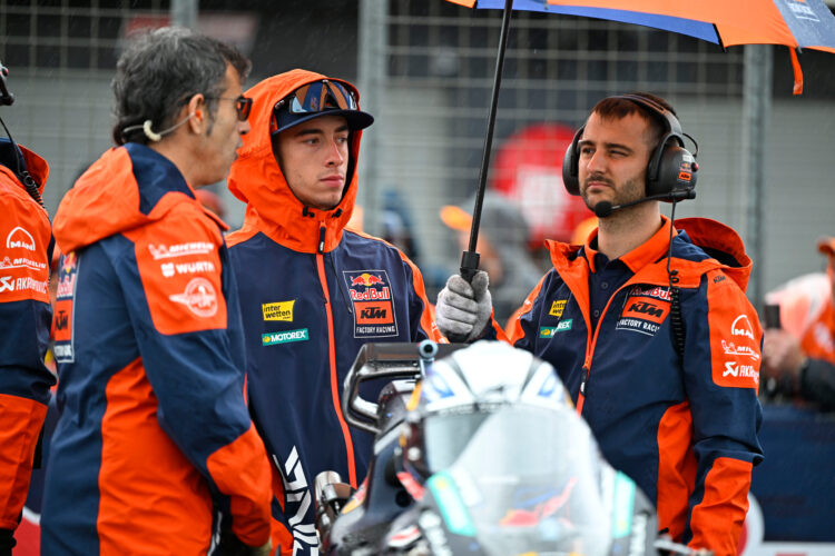 MotoGP: Pilotos voltam a reunir-se e consideram ‘inaceitável’ correr no Qatar