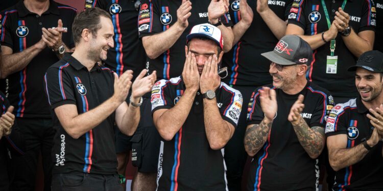 WSBK: Entre lágrimas e abraços, Petrucci despede-se ‘Foi uma viagem maravilhosa’