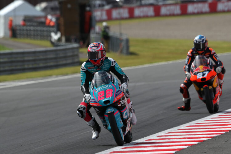 MotoGP: Máximo Quiles no topo em Mandalika com três pilotos espanhóis a liderar o FP2