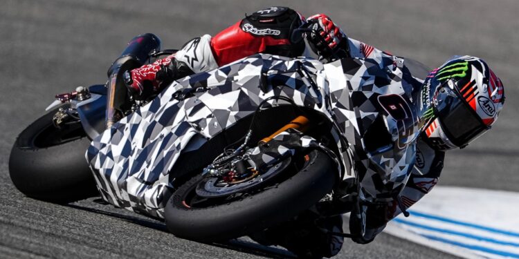 WSBK: Honda prepara novidades para a Fireblade? Jonathan Rea testa nova solução em Jerez