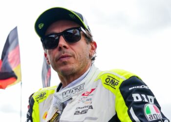 MotoGP: Verstappen junta-se a Valentino Rossi em Portimão para duelo inédito no GT3