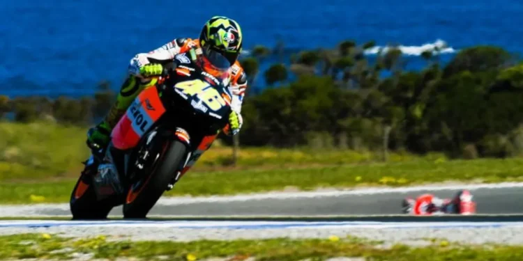 MotoGP: Recordar, o dia em que Valentino Rossi transformou uma penalização numa vitória histórica